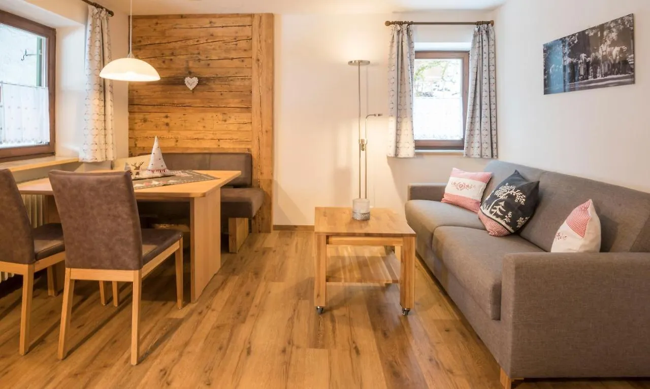 Gschwenderhaus Ferienwohnungen Oberstdorf 0*,  Německo